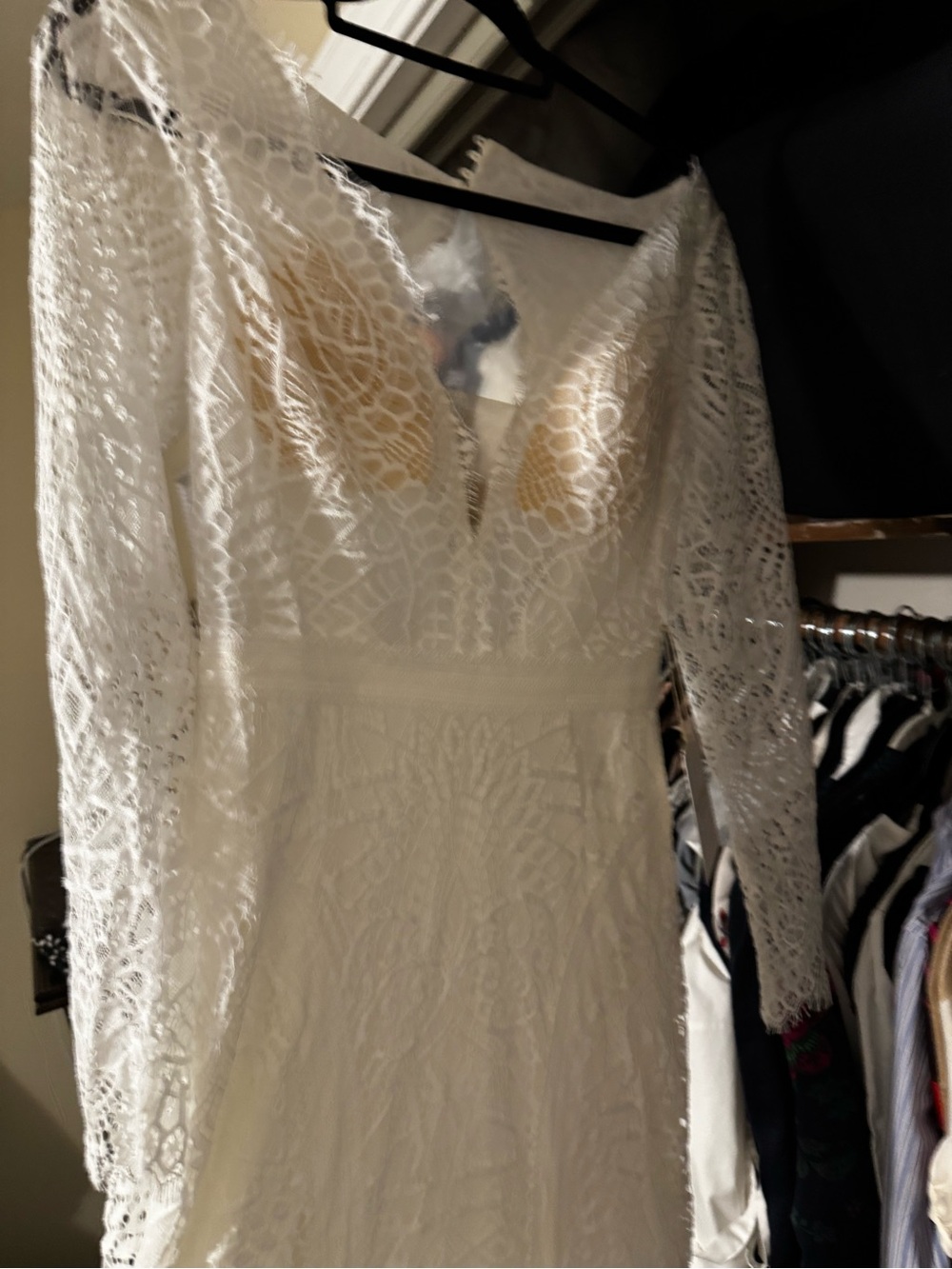 Elegant White Lace V-Neck Long Sleeve Dress/lightweight